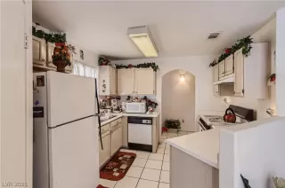 Photo #6: 2343958 Listing 