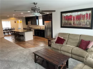 Photo #2: 2343987 Listing