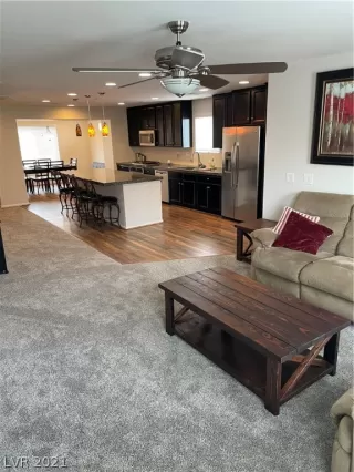 Photo #3: 2343987 Listing