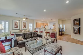 Photo #2: 2343996 Listing