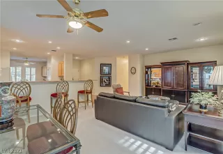 Photo #3: 2343996 Listing