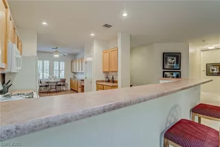 Photo #5: 2343996 Listing