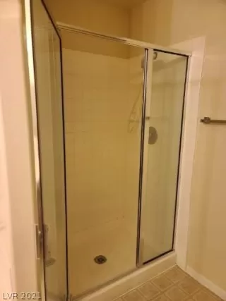 Photo #3: 2343998 Listing