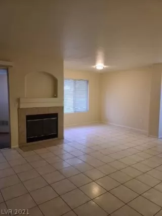 Photo #6: 2343998 Listing