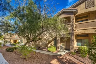 Photo #3: 2344010 Listing