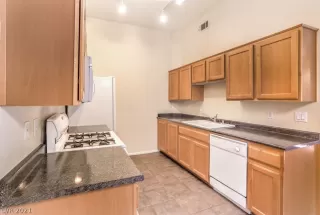 Photo #6: 2344010 Listing