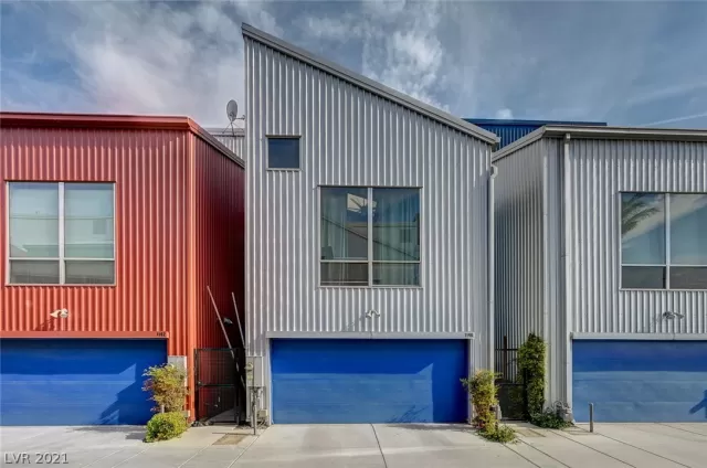 MLS: 2344032 Condo For Sale