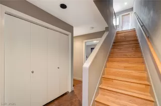 Photo #2: 2344032 Listing