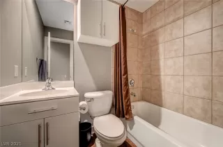 Photo #5: 2344032 Listing