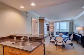 Photo #6: 2344039 Listing