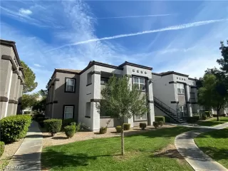 Photo #3: 2344058 Listing