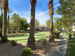 Photo #5: 2344058 Listing