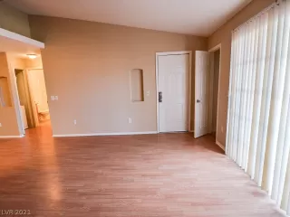 Photo #5: 2344070 Listing 