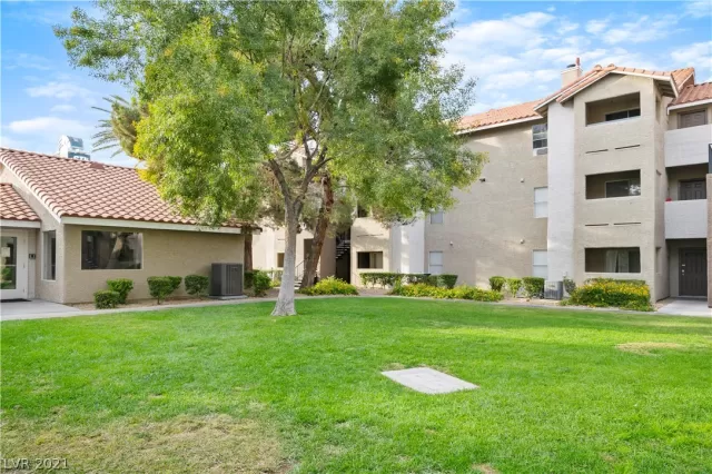 MLS: 2344074 Condo For Sale