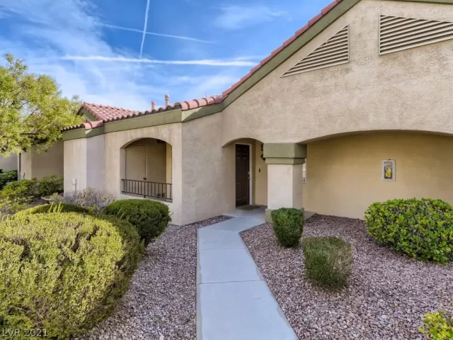 MLS: 2344079 Condo For Sale