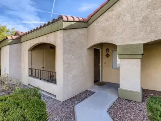 Photo #2: 2344079 Listing