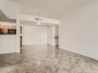 Photo #4: 2344079 Listing