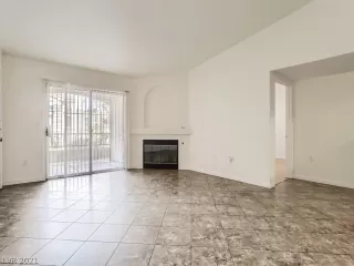 Photo #5: 2344079 Listing