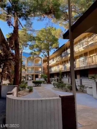 Photo #1: 2344083 Listing 