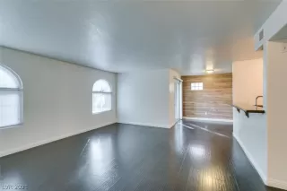 Photo #1: 2344131 Listing