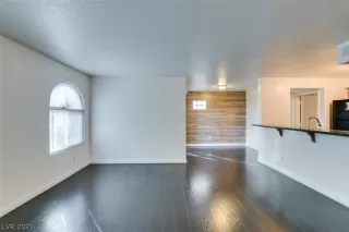 Photo #4: 2344131 Listing