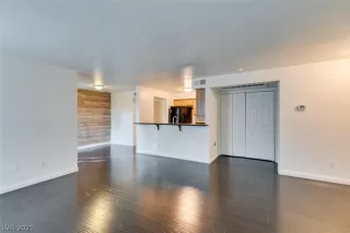 Photo #6: 2344131 Listing