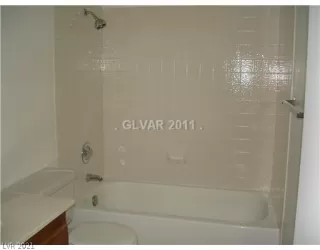 Photo #6: 2344134 Listing