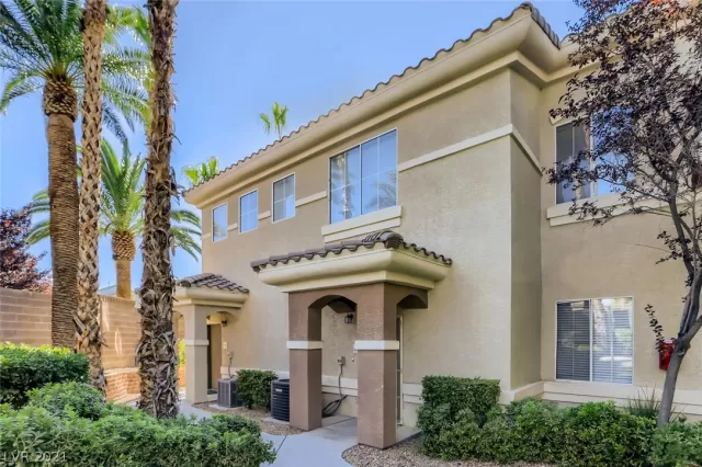 MLS: 2344140 Condo For Sale