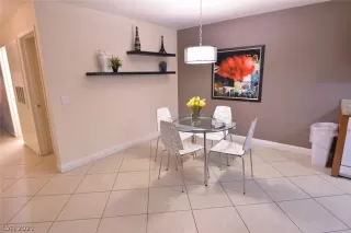 Photo #5: 2344260 Listing