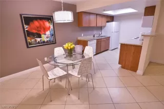 Photo #6: 2344260 Listing