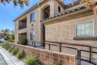 Photo #1: 2344293 Listing 