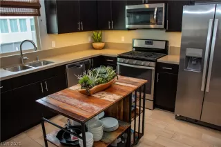 Photo #4: 2344310 Listing 