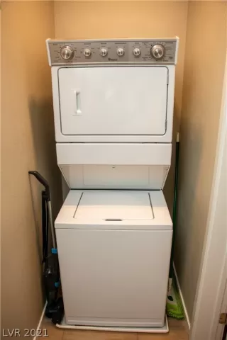 Photo #5: 2344310 Listing 