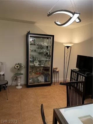 Photo #2: 2344319 Listing 