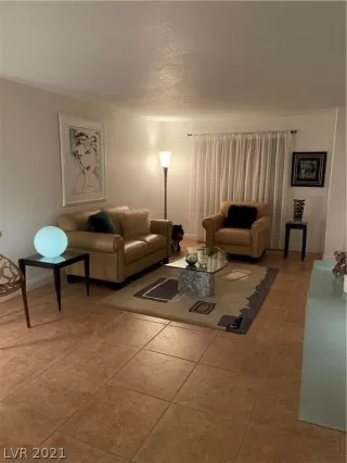 Photo #4: 2344319 Listing 