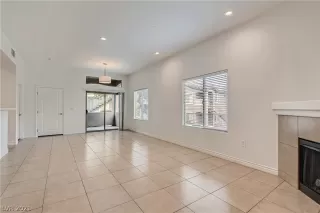 Photo #3: 2344327 Listing