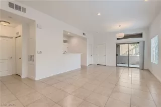 Photo #4: 2344327 Listing