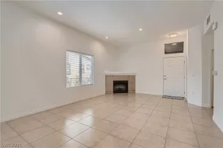 Photo #5: 2344327 Listing