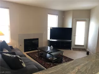 Photo #4: 2344342 Listing