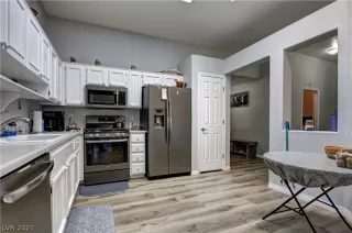 Photo #5: 2344345 Listing