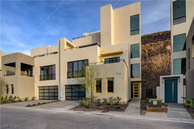 MLS: 2344346 Condo For Sale