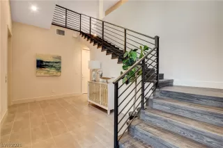 Photo #4: 2344346 Listing