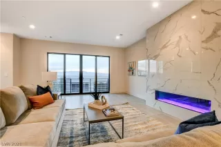 Photo #6: 2344346 Listing