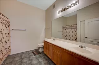 Photo #6: 2344347 Listing