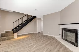 Photo #3: 2344406 Listing