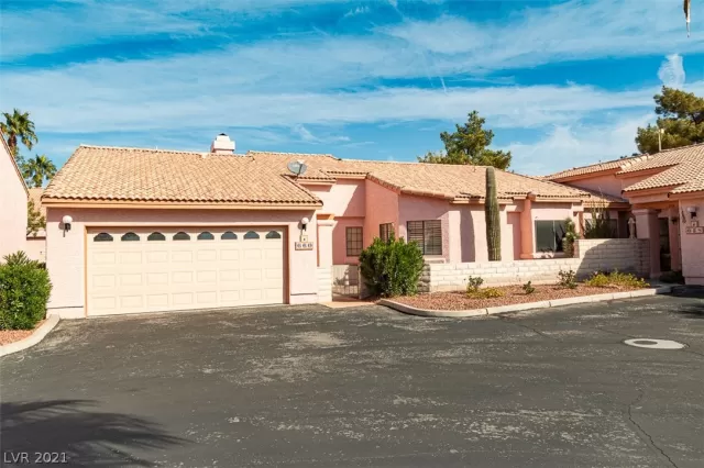 MLS: 2344452 Condo For Sale