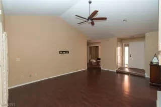 Photo #4: 2344452 Listing
