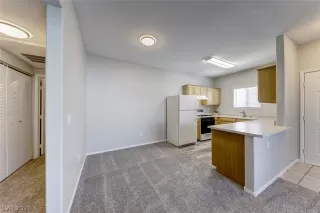 Photo #6: 2344455 Listing