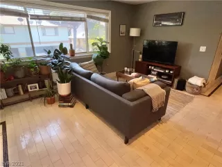 Photo #4: 2344462 Listing 