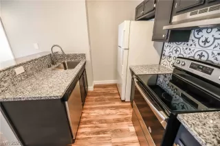 Photo #5: 2344508 Listing 